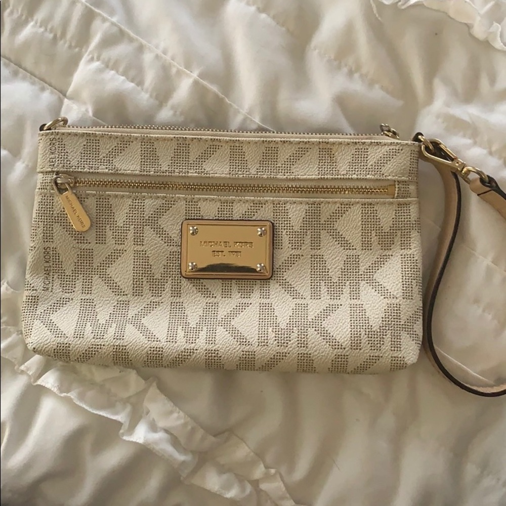 Michael Kors wristlet